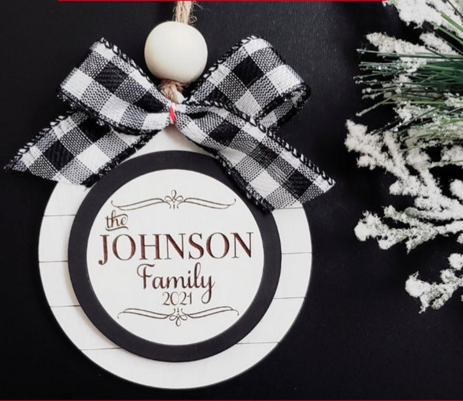 Farmhouse Style Wooden Family Ornament (Circle)